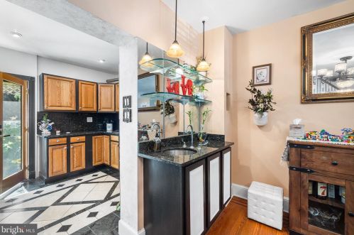 714 Carpenter St, Philadelphia PA  19147-3908 exterior