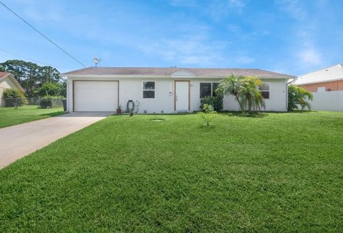 2393 Seamist St, Fort Pierce, FL 34952-6853