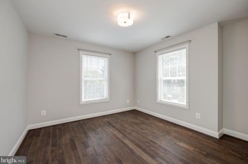 300 Mount Vernon Ave, Alexandria VA  22301-2232 exterior