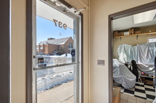 937 Leonard St, Grand Rapids MI 49534-0011 exterior