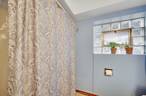 6201 Kilpatrick Ave, Chicago IL 60652-3050 exterior