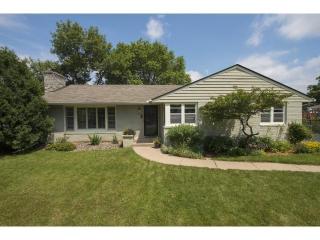 1319 Preston Ln, Hopkins, MN 55343-2006