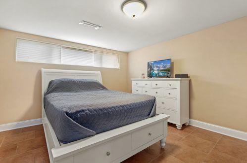 6353 Kilpatrick Ave, Chicago IL 60652-2009 exterior