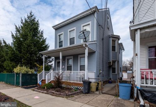 14 Bergen St, Trenton, NJ 08610-5811