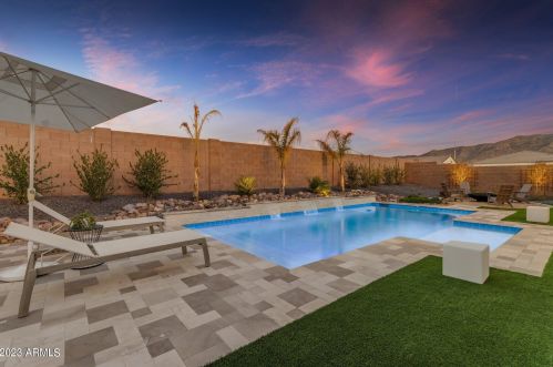 8513 22 Dr, Phoenix AZ 85041-7712 exterior