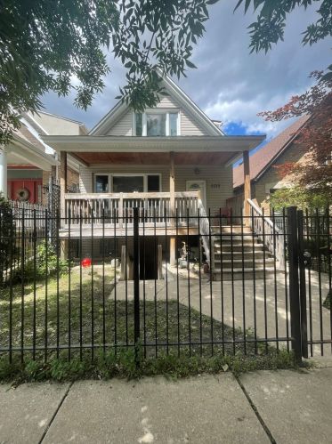 2322 Polk St, Chicago, IL 60612-4242