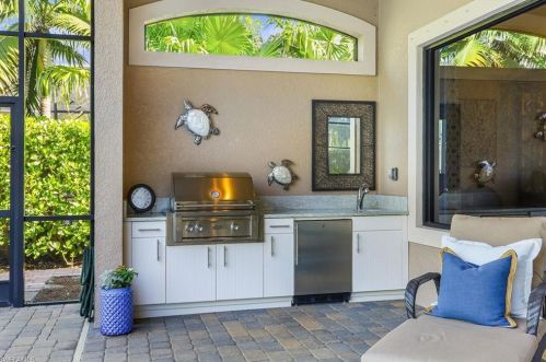 6473 Costa Cir, Naples FL 34113-1700 exterior