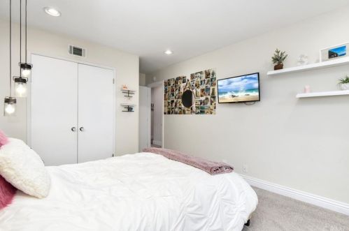 13561 Malena Dr, Tustin CA 92780-1914 exterior