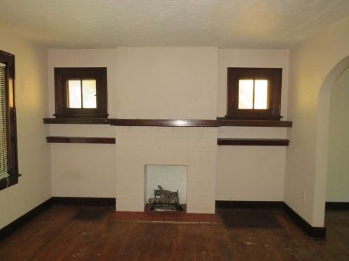 2634 Library Rd, Pittsburgh PA 15234-3107 exterior