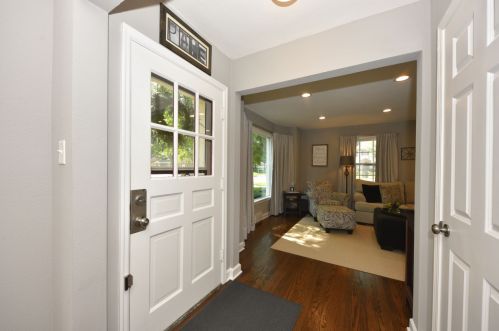 507 70th St, Milwaukee, WI 53213-3851