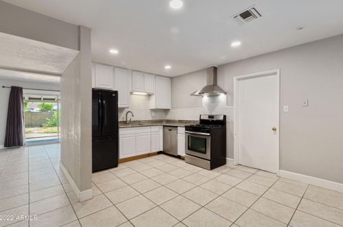 6329 25th Ave, Phoenix, AZ 85015-1846