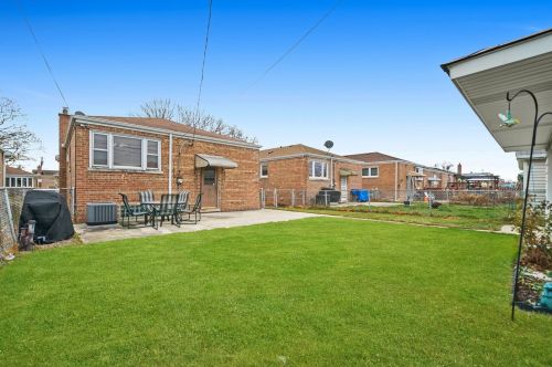 5838 59th St, Chicago IL 60629-3907 exterior