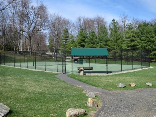 11 Lewiston Ct, Briarcliff NY 10510-2545 exterior