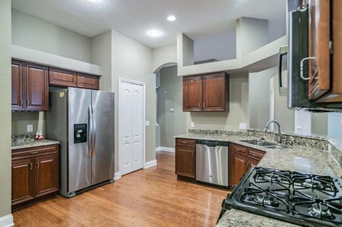 8028 Hampton Lake Dr, Tampa FL  33647-3558 exterior