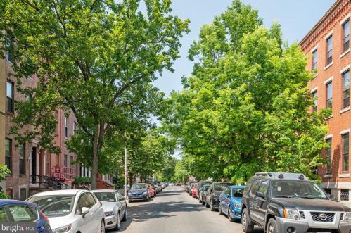 1705 Green St, Philadelphia PA  19130-4144 exterior