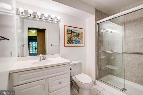 9400 Fox Hollow Dr, Rockville MD 20854-2083 exterior