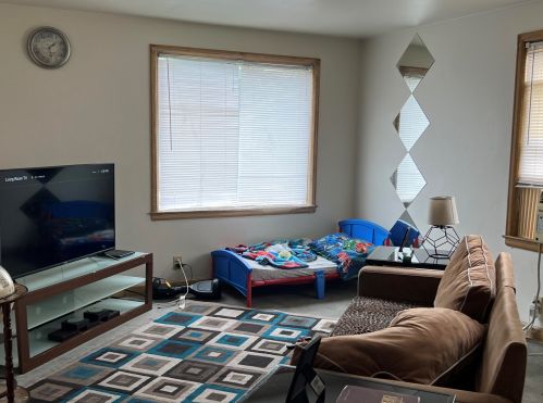 5229 Sherman Blvd, Milwaukee, WI 53209-4644