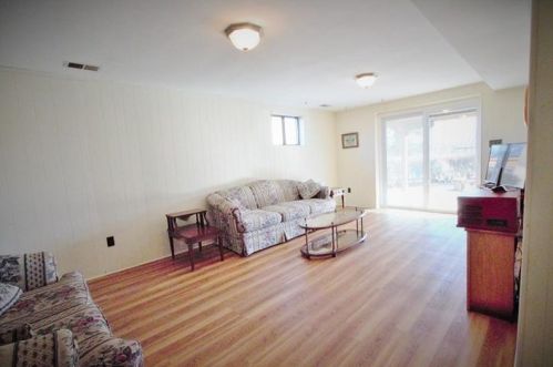 6830 Ridgevue Dr, Pittsburgh PA 15236-3644 exterior