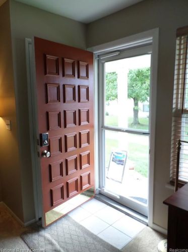 39733 Vlg Wood Ln, Novi MI 48375-4554 exterior