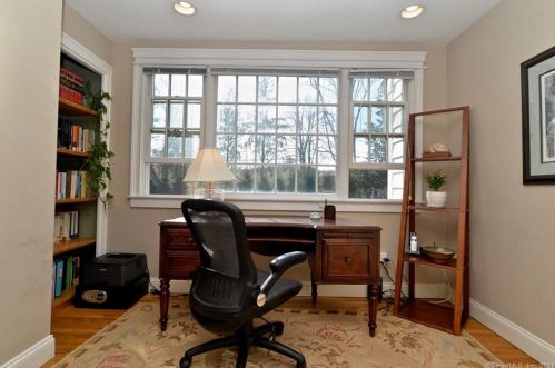 668 Ridgebury Rd, Ridgefield CT 06877-1117 exterior