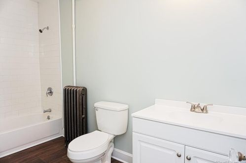 39 Prospect St, Torrington CT 06790-6329 exterior