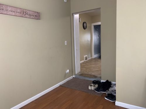 4923 Kamerling Ave, Chicago IL 60651-1812 exterior