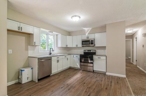 17 Waterman St, Killingly, CT 06239-4240