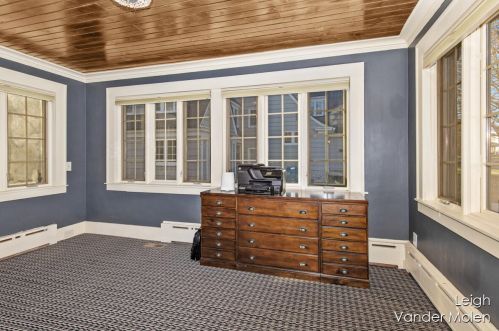 910 Pinecrest Ave, Grand Rapids MI 49506-3437 exterior