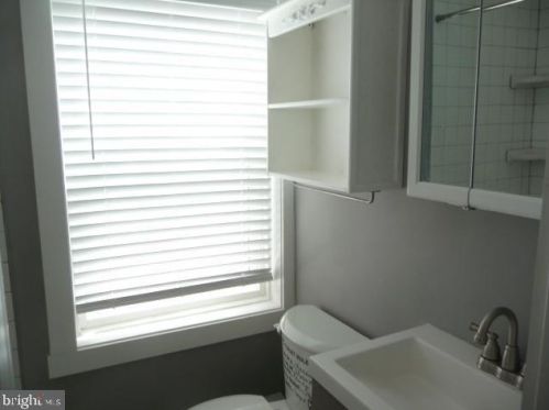 324 18 St, Philadelphia PA 19140-1014 exterior