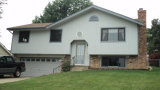 7016 51st St, Omaha, NE 68152-2450