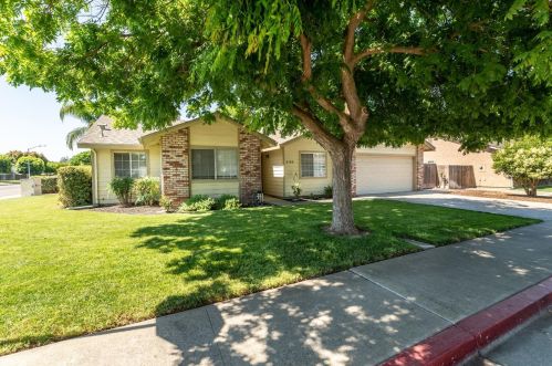 2100 Branding Iron Dr, Turlock, CA 95380-6500