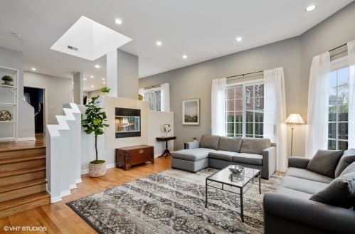 5424 Ellis Ave, Chicago, IL 60615-5008