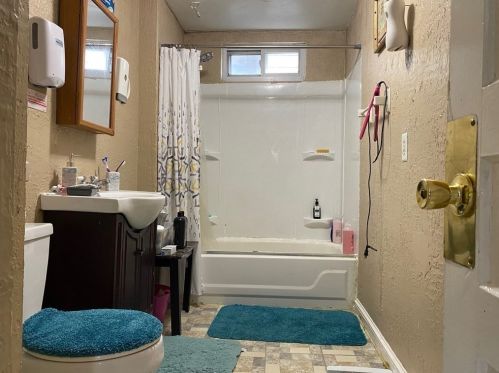 55 Vernon St, Worcester MA 01610-1935 exterior