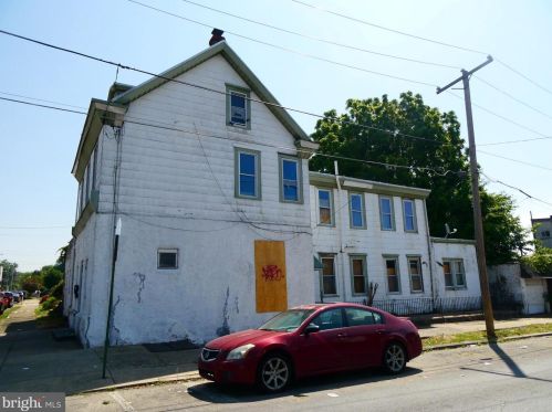 6801 Ditman St, Philadelphia PA 19135-2229 exterior