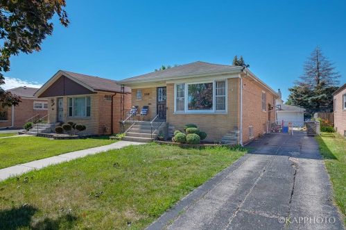3547 85th St, Chicago, IL 60652-3735