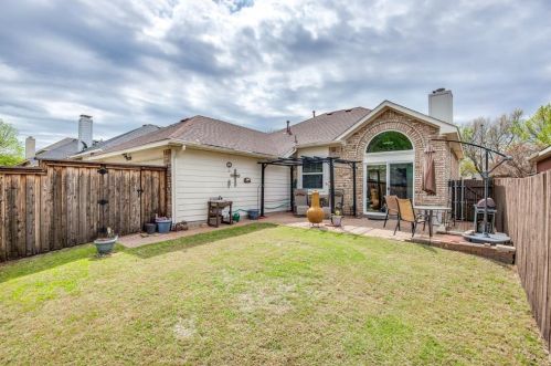 9820 Carmel Vly Dr, Frisco TX 75035-8036 exterior