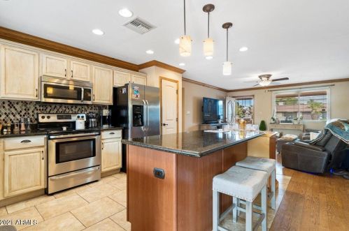 10602 35th St, Phoenix AZ 85028-3312 exterior