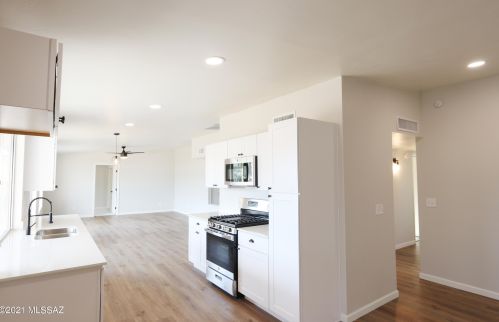 9301 8th St, Tucson AZ  85710-3117 exterior