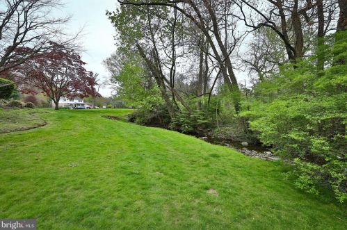 2076 Packard Ave, Huntingdon Valley PA 19006-6418 exterior