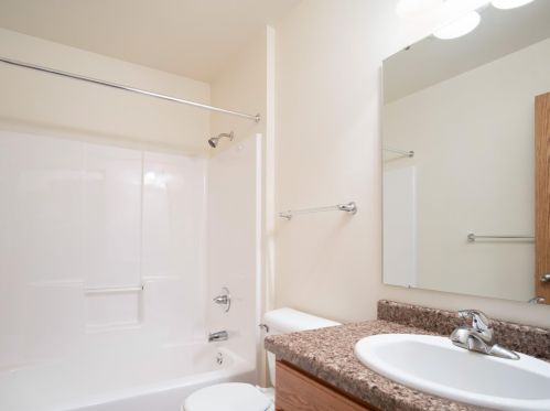 1953 Wild Oak Dr, Manitowoc WI 54220 exterior