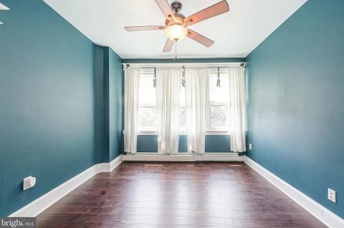 7017 Glenloch St, Philadelphia PA 19135-2223 exterior