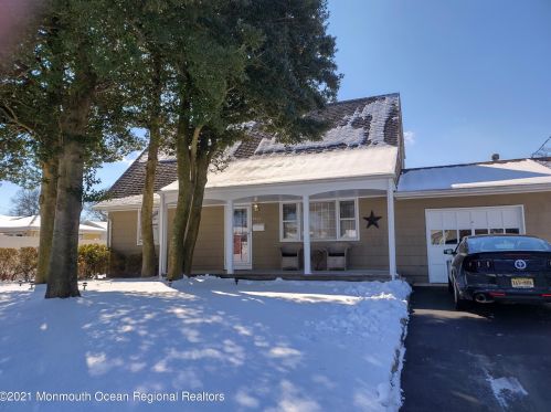 2340 Cardinal Dr, Point Pleasant Beach, NJ 08742-4831