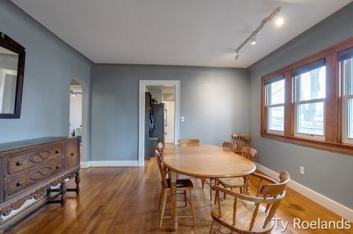 919 Leonard St, Grand Rapids MI 49504-4153 exterior