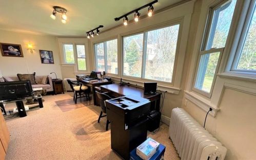 5531 Northumberland St, Pittsburgh PA 15217-1129 exterior