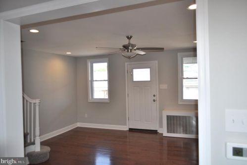 5910 21st St, Philadelphia, PA 19138-2922