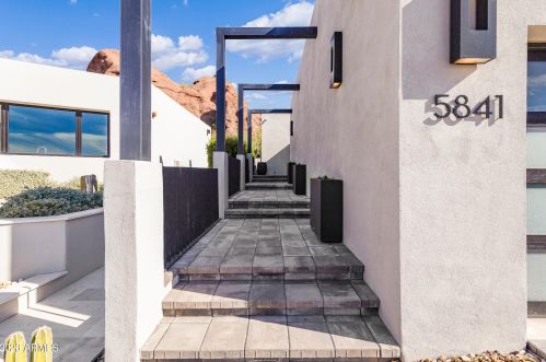 5841 Echo Canyon Cir, Phoenix AZ 85018-1243 exterior