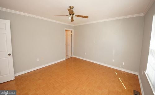 25 Jasmine Ct, Trenton NJ 08648-4808 exterior