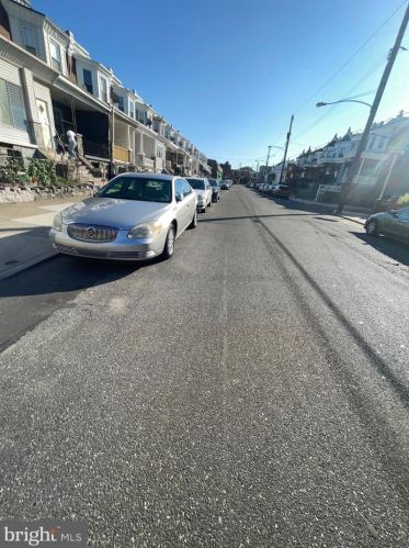 811 56th St, Philadelphia, PA 19143-2817