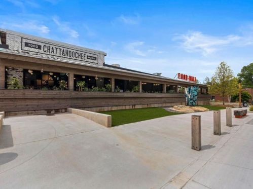 1285 Chelsea Cir, Atlanta GA  30318-1268 exterior