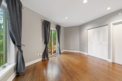 1701 Diversey Pkwy, Chicago IL 60614-1010 exterior